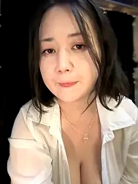 Freechat JoyFulLicss on StripChat