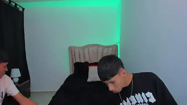 Freechat Juan_Nd_Steven on StripChat