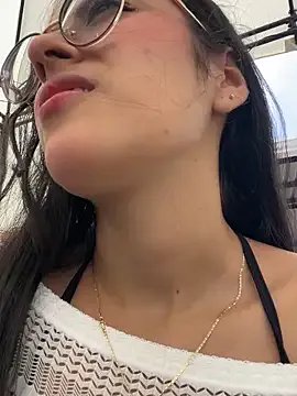 Freechat Juanita-Diaz on StripChat