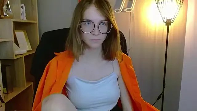 Freechat juicyPenny on StripChat