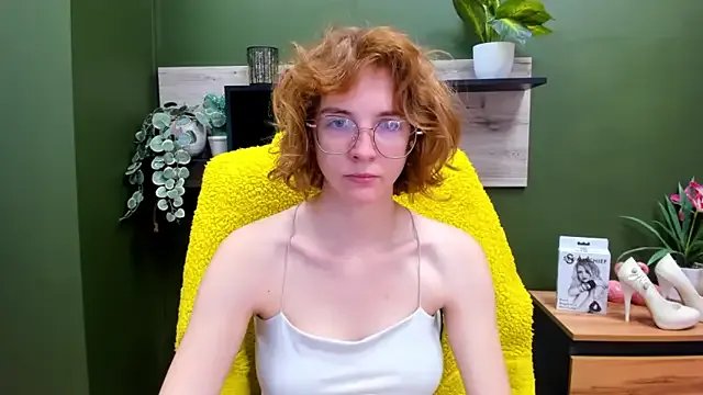 Freechat juicyPenny on StripChat