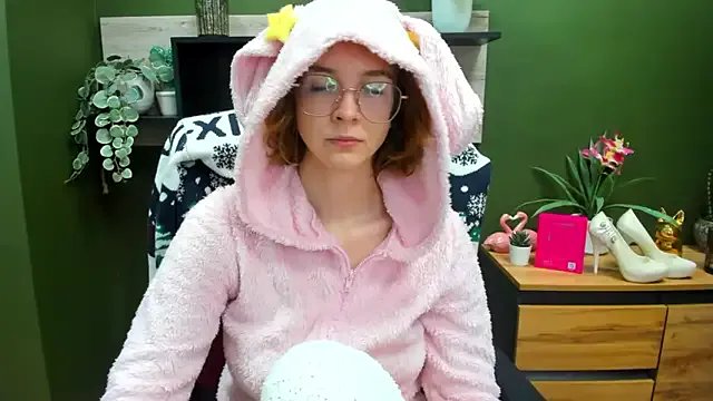 Freechat juicyPenny on StripChat