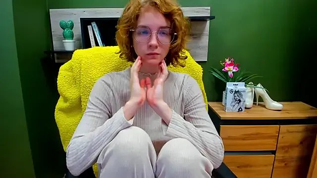 Freechat juicyPenny on StripChat