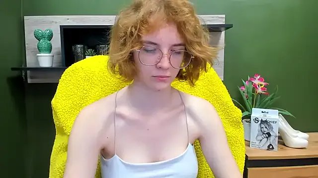 Freechat juicyPenny on StripChat