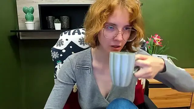 Freechat juicyPenny on StripChat