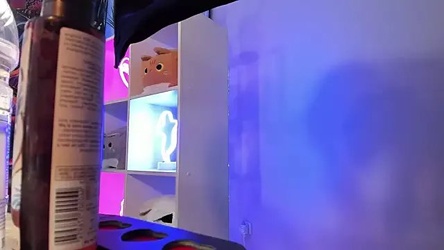 Freechat kaisajenner on StripChat