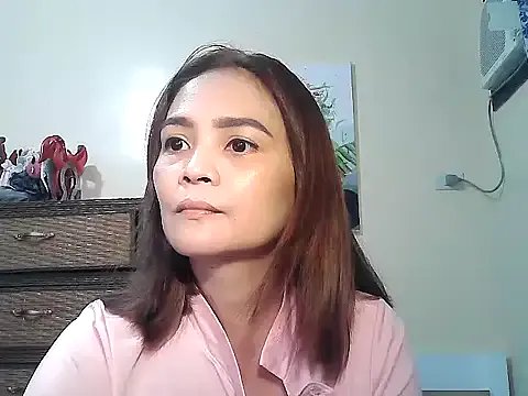 Kisses-13 on StripChat 