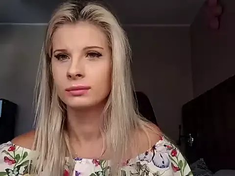 Freechat KristineGlow on StripChat