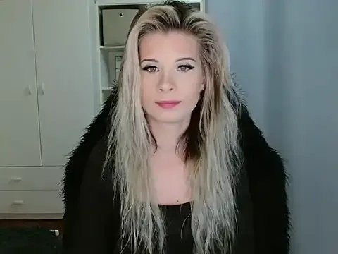 Freechat KristineGlow on StripChat