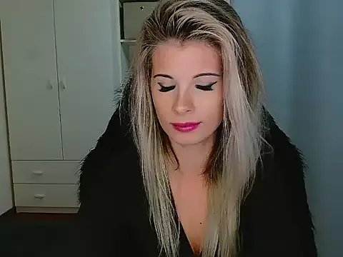 Freechat KristineGlow on StripChat