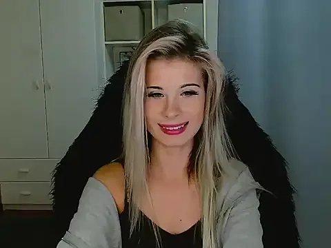 Freechat KristineGlow on StripChat