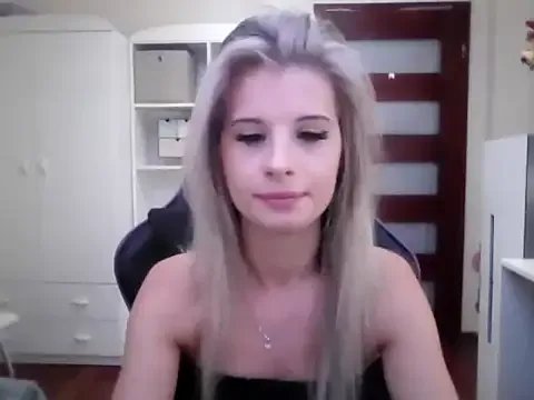 Freechat KristineGlow on StripChat