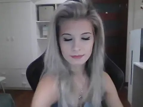 Freechat KristineGlow on StripChat