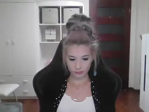 Freechat KristineGlow on StripChat