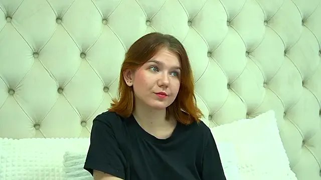 Freechat LessySmith on StripChat