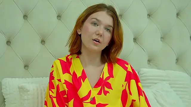 Freechat LessySmith on StripChat