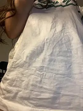 Freechat LittleDoll___ on StripChat