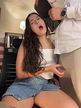 Freechat LittleDoll___ on StripChat