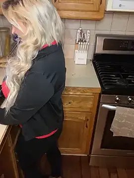 Freechat LittleMissEeve on StripChat