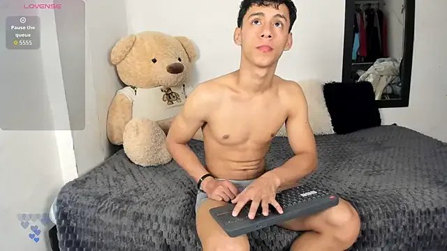 Freechat LittleParker on StripChat