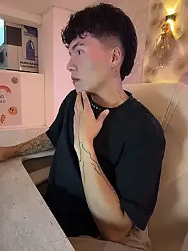 Freechat Logan_smith1 on StripChat