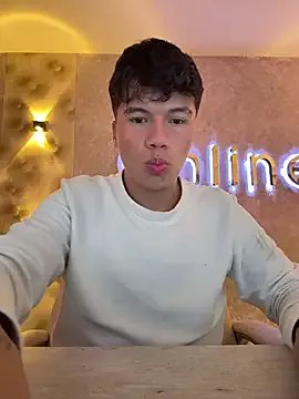 Freechat Logan_smith1 on StripChat