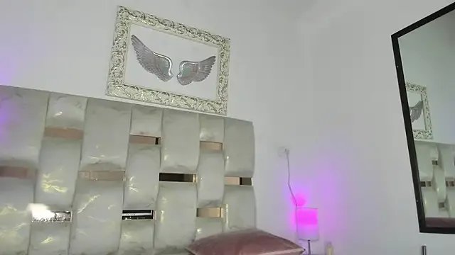 Lola_Blondie on StripChat 