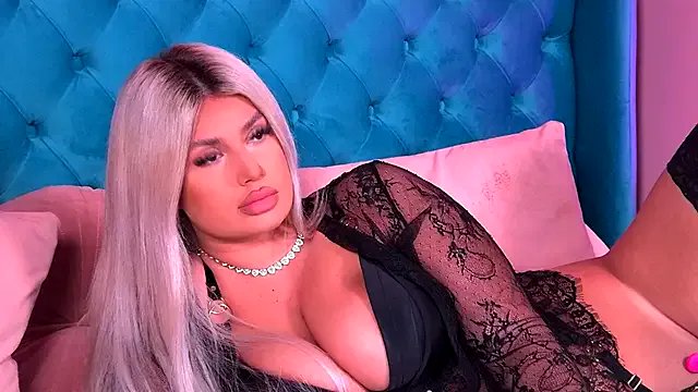 Freechat LorrySkye on StripChat