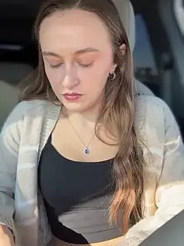 Freechat lunagirl13 on StripChat