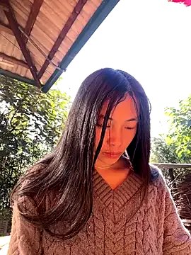 LylyOx9 on StripChat 