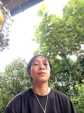 LylyOx9 on StripChat 