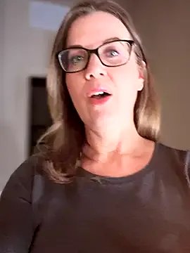 Freechat MaiseKnox on StripChat