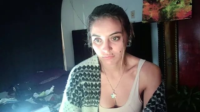 Freechat mariecam420 on StripChat