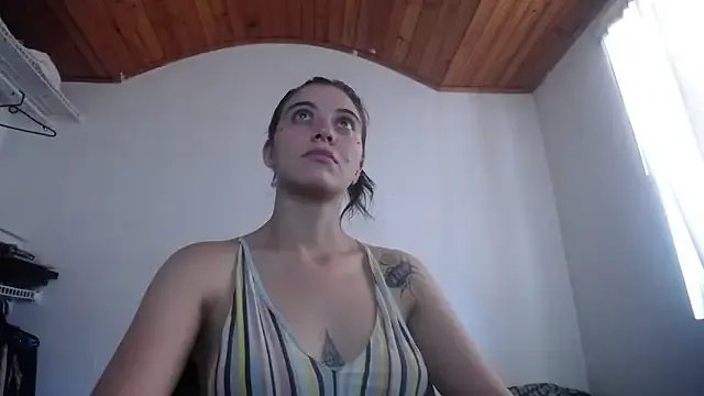 Freechat mariecam420 on StripChat