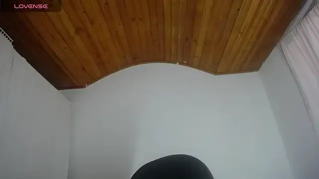 Freechat mariecam420 on StripChat