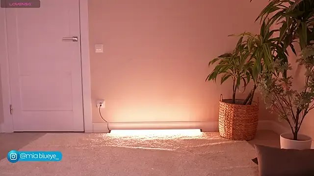 Freechat Miablueye on StripChat