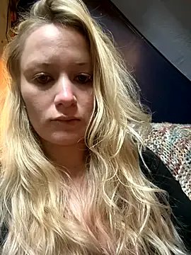 Freechat Milf-N-Kookies on StripChat