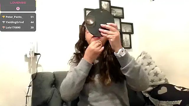 Freechat MirandaLatinaLovely on StripChat