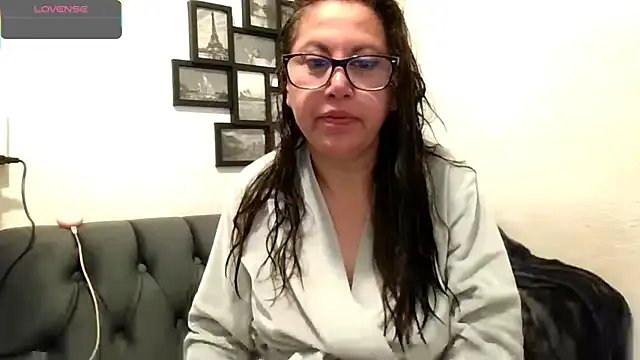 Freechat MirandaLatinaLovely on StripChat