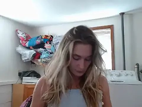 Freechat missymilf on StripChat