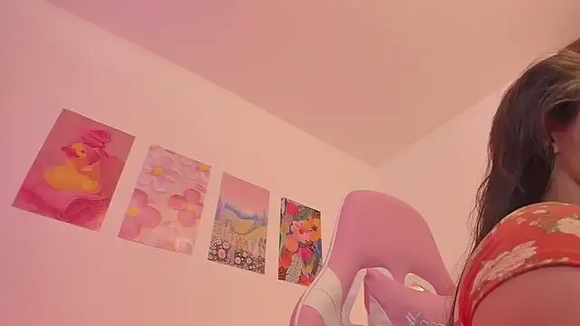 Freechat naharasoller on StripChat