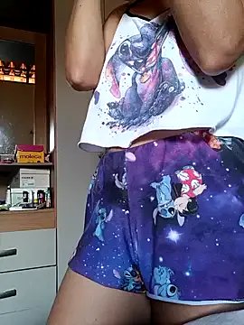 Freechat Nandasant09 on StripChat