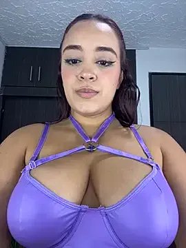 Freechat NaughtyNinnaXXX on StripChat