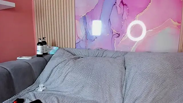 Freechat NhoanBrunette on StripChat