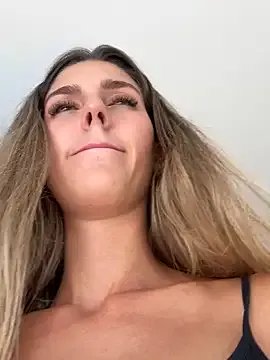 Freechat nicole_98 on StripChat