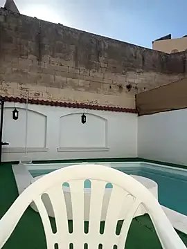 Freechat nicole_98 on StripChat