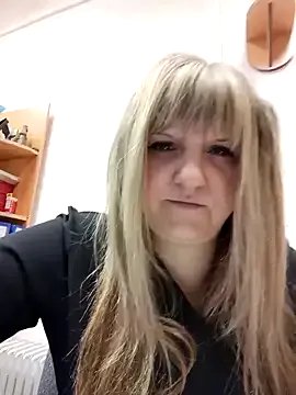 Office_Albertina on StripChat