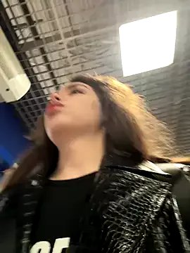 Freechat pantyless on StripChat