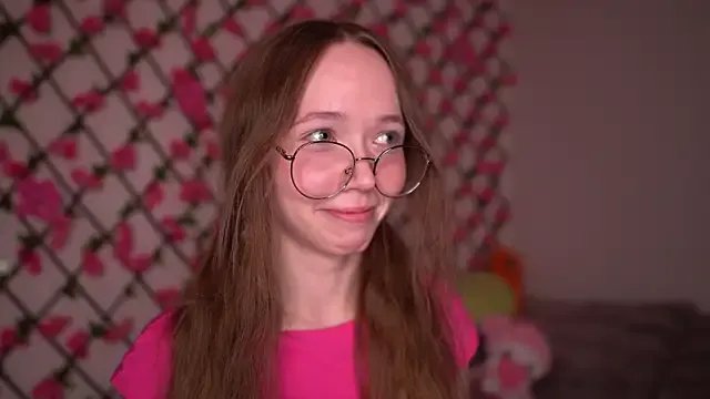 Freechat Petite_Polly on StripChat