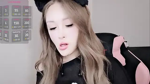 Freechat QiaoHui on StripChat